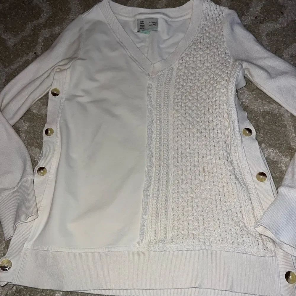 Anthropologie size S Women's White V-Neck Sweaterāwith Button Detail
